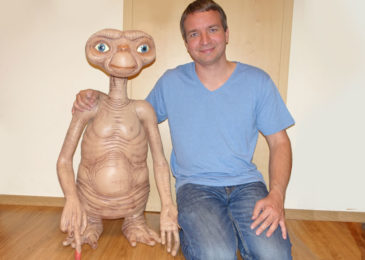 E.T. in Lebensgröße – NECA – 1:1 – 90 cm