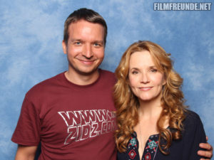 Lea Thompson (Lorraine Baines)
