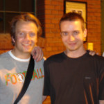 Sven (links) und Kim (rechts) Hasper (dt. Stimmen von Michael J. Fox und Zach Braff)